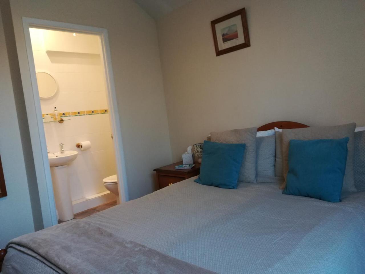 Crestwell House Bed and Breakfast Eastleigh Buitenkant foto